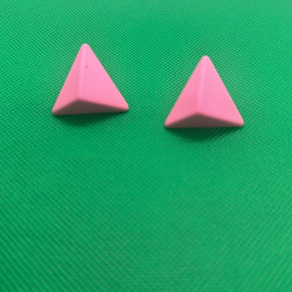 Minimalist:Simple  pink Triangle Stud Earrings - Picture 7 of 9